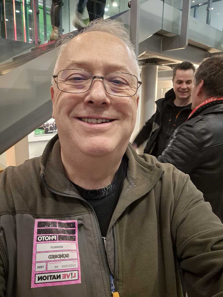 About - Neil is a professional level concert photographer