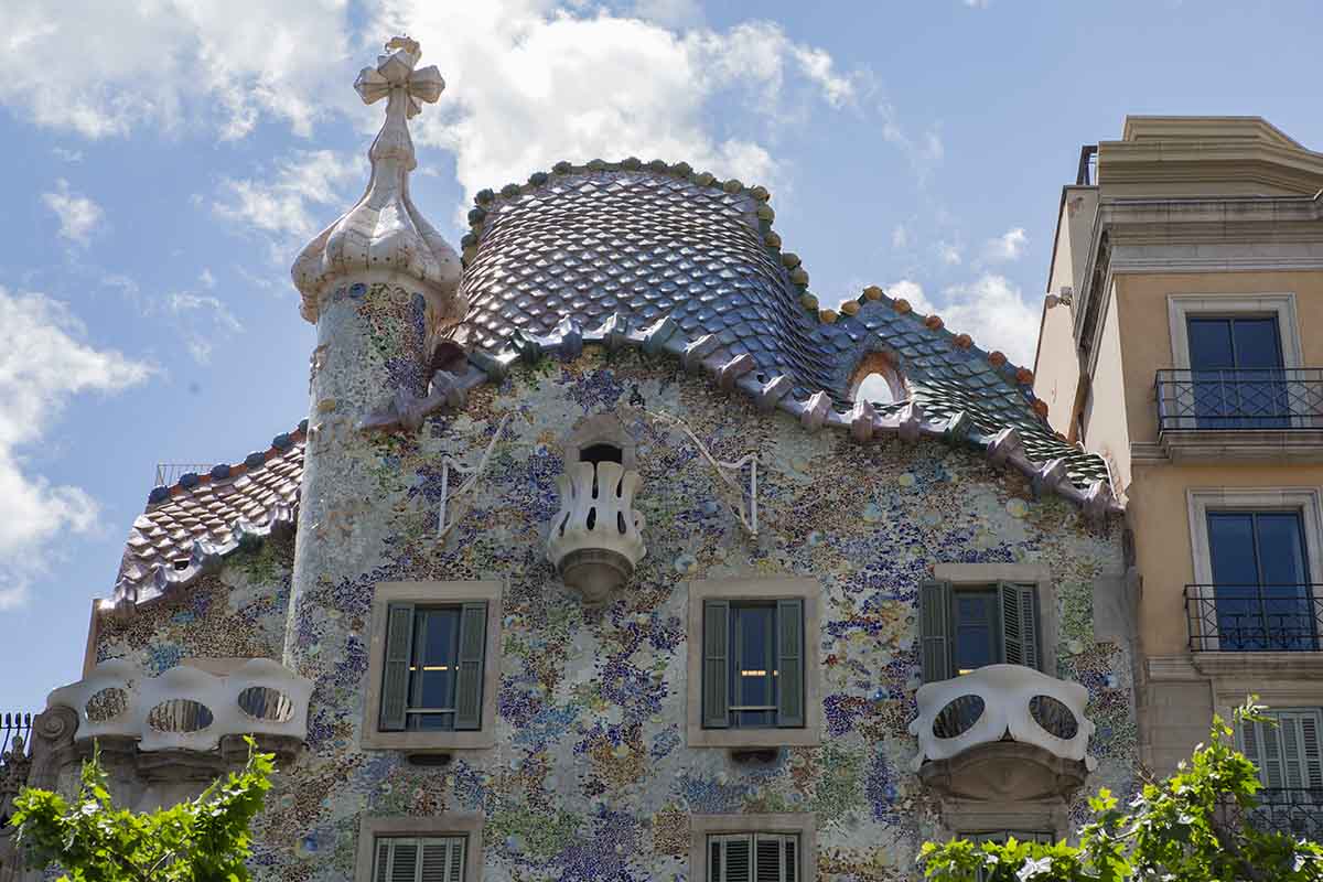 Interesting information about Spain - Gaudi's Architecture in Barcelona